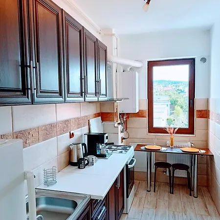 Luminia Cozy With Balcony Apartment